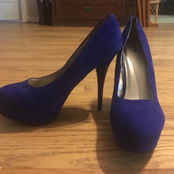Navy velvet high heels - Picture 2 of 2